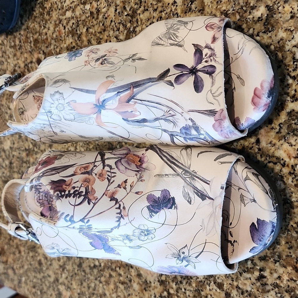 BUSSOLA shoes size 38  us 7.5